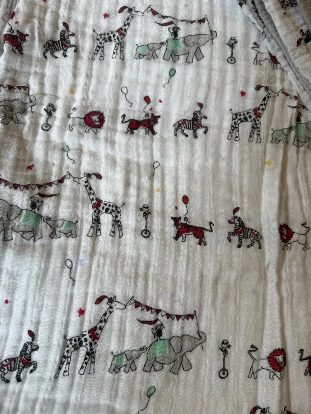 Aden + Anais Circus Animals muslin Dream blanket. - Picture 6 of 8